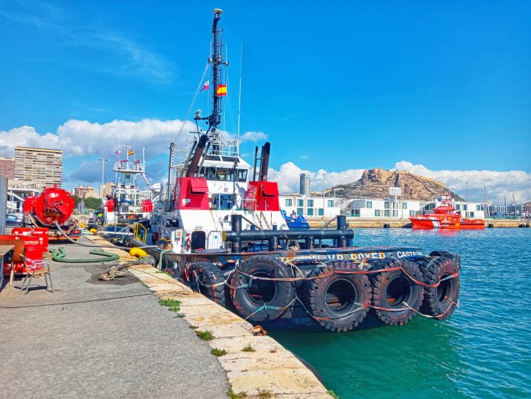 barco o embarcación gestión de residuos tubos costablanca